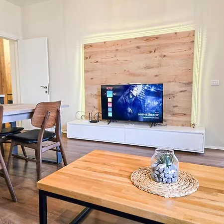 Spacious 2br Luxury 아파트 티라나