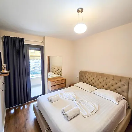 Spacious 2br Luxury Apartment *