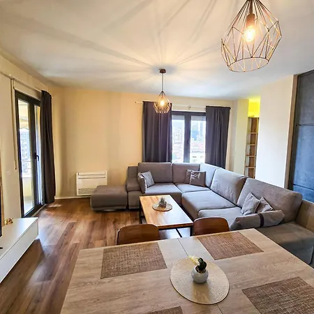 Spacious 2br Luxury Apartman Tirana