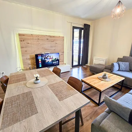 Spacious 2br Luxury Apartman Tirana